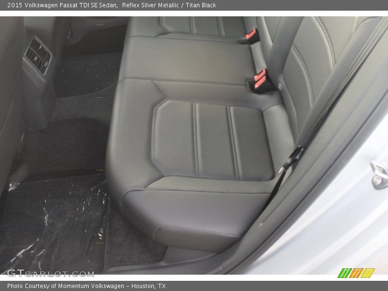 Reflex Silver Metallic / Titan Black 2015 Volkswagen Passat TDI SE Sedan