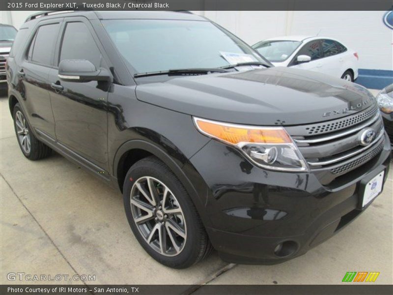 Tuxedo Black / Charcoal Black 2015 Ford Explorer XLT