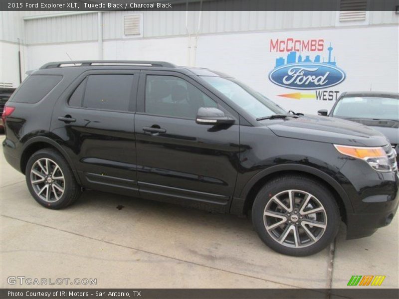 Tuxedo Black / Charcoal Black 2015 Ford Explorer XLT