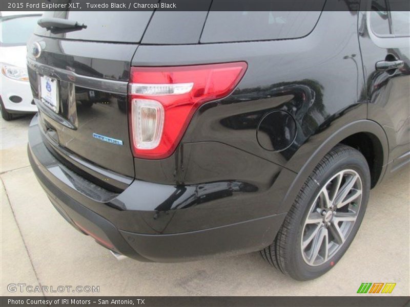 Tuxedo Black / Charcoal Black 2015 Ford Explorer XLT
