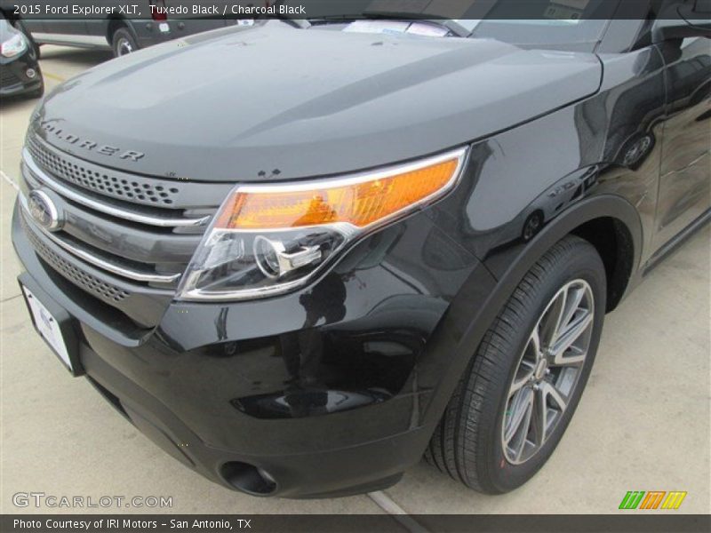 Tuxedo Black / Charcoal Black 2015 Ford Explorer XLT