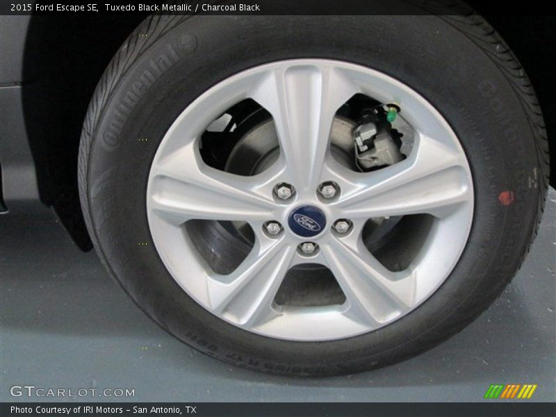 Tuxedo Black Metallic / Charcoal Black 2015 Ford Escape SE