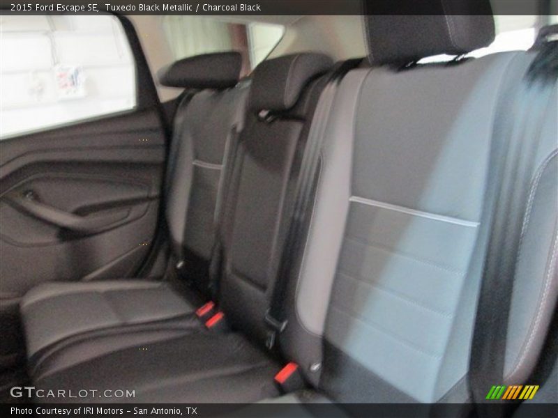 Tuxedo Black Metallic / Charcoal Black 2015 Ford Escape SE