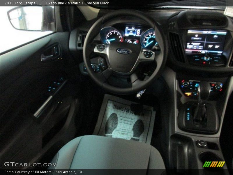 Tuxedo Black Metallic / Charcoal Black 2015 Ford Escape SE