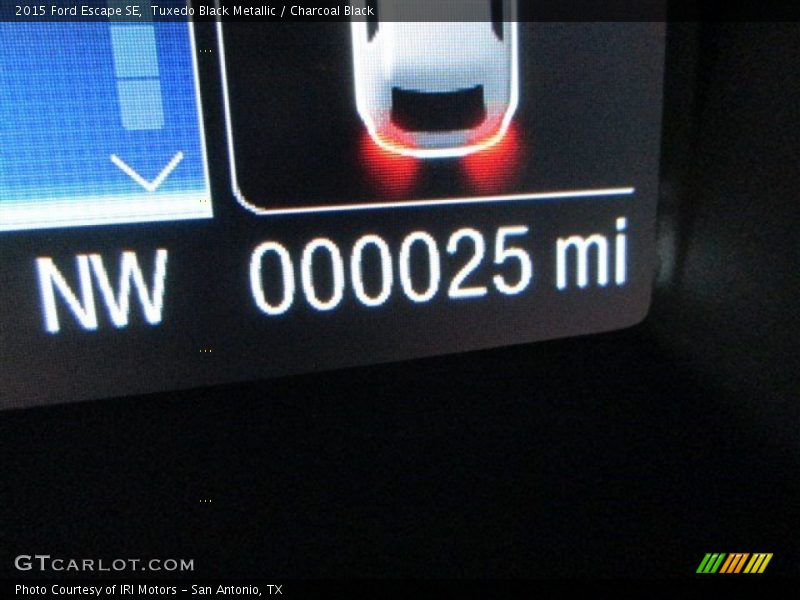 Tuxedo Black Metallic / Charcoal Black 2015 Ford Escape SE
