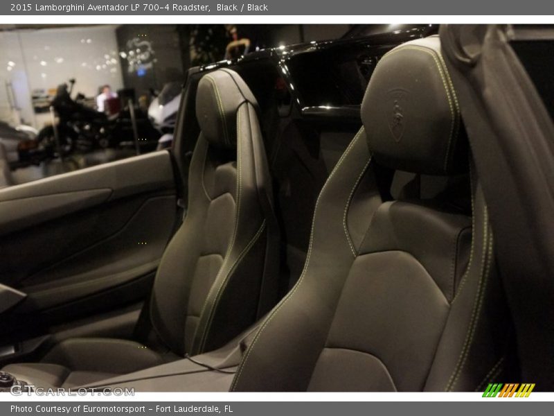 Front Seat of 2015 Aventador LP 700-4 Roadster