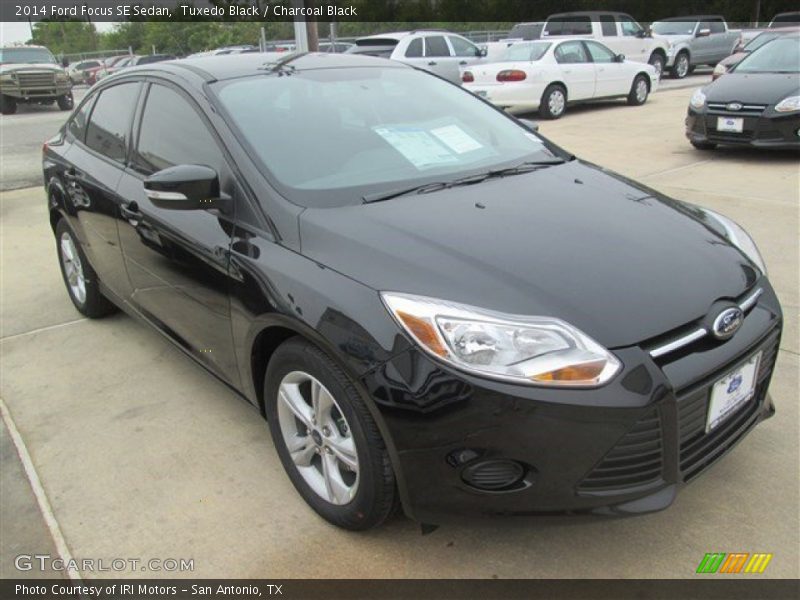 Tuxedo Black / Charcoal Black 2014 Ford Focus SE Sedan