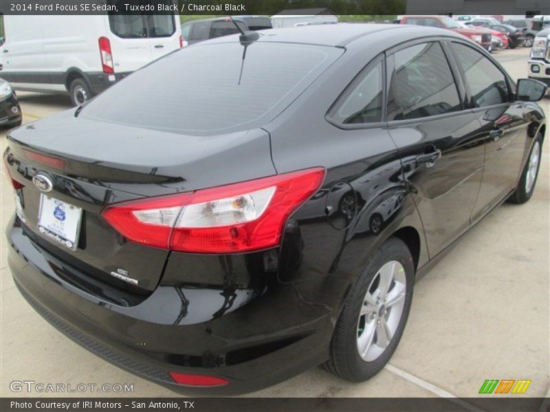 Tuxedo Black / Charcoal Black 2014 Ford Focus SE Sedan