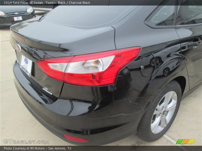 Tuxedo Black / Charcoal Black 2014 Ford Focus SE Sedan