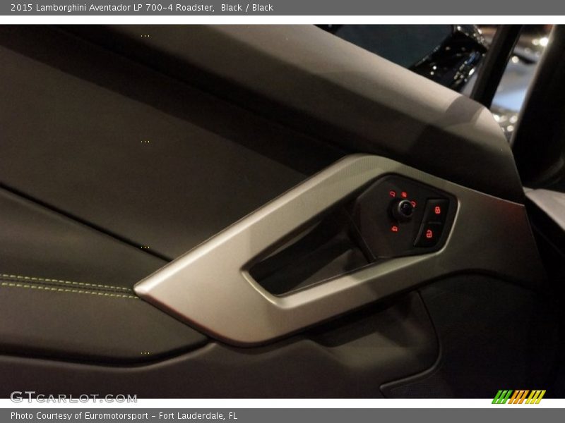 Controls of 2015 Aventador LP 700-4 Roadster
