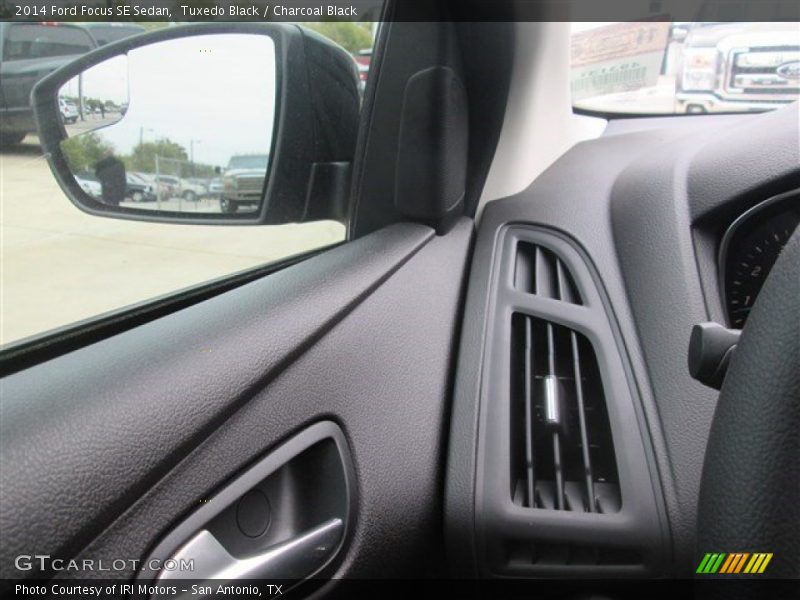 Tuxedo Black / Charcoal Black 2014 Ford Focus SE Sedan