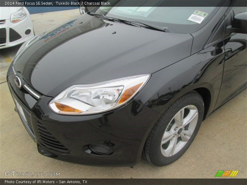 Tuxedo Black / Charcoal Black 2014 Ford Focus SE Sedan