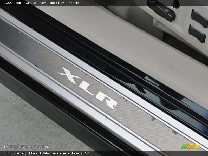 Black Raven / Shale 2005 Cadillac XLR Roadster