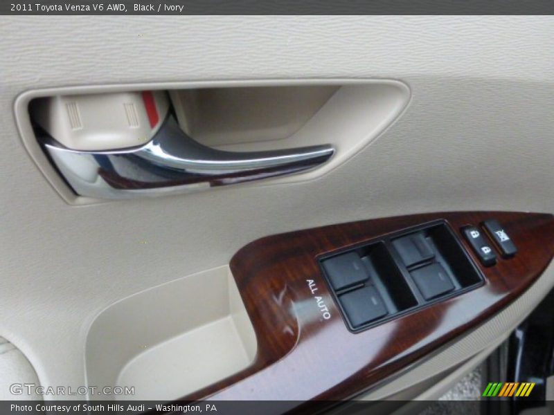 Black / Ivory 2011 Toyota Venza V6 AWD