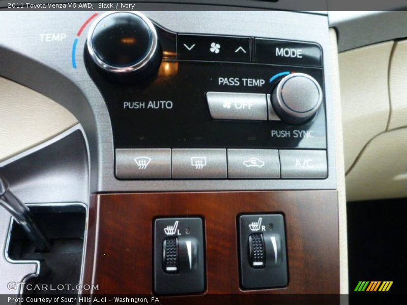 Black / Ivory 2011 Toyota Venza V6 AWD