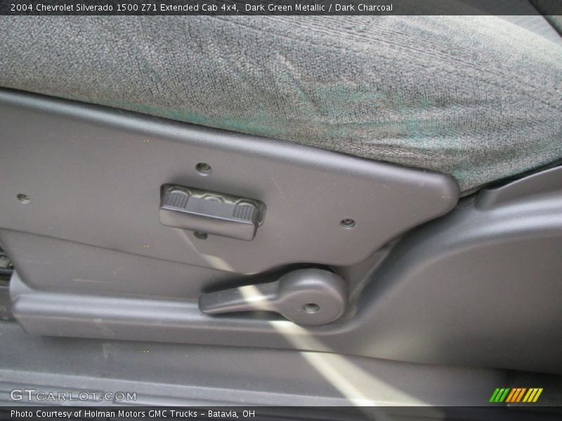 Dark Green Metallic / Dark Charcoal 2004 Chevrolet Silverado 1500 Z71 Extended Cab 4x4