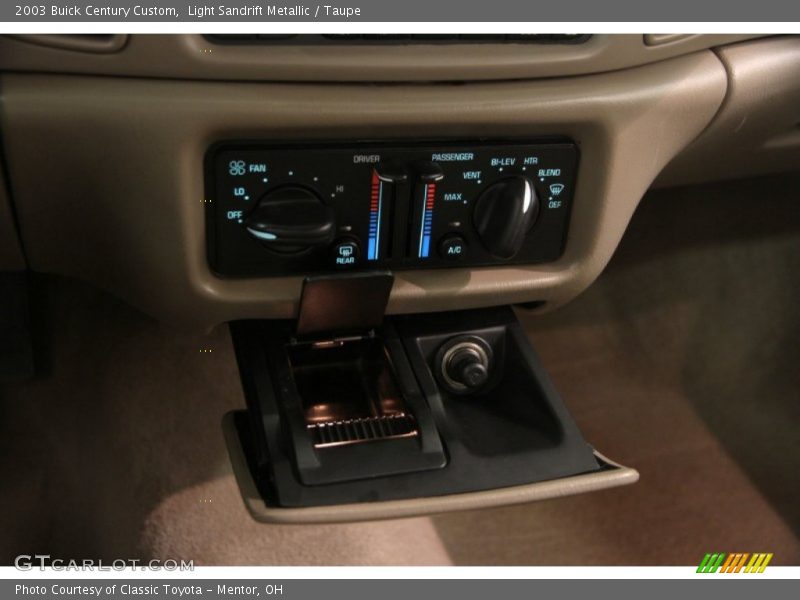 Light Sandrift Metallic / Taupe 2003 Buick Century Custom