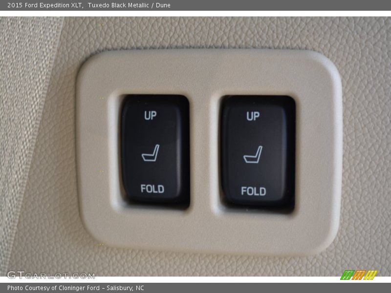 Tuxedo Black Metallic / Dune 2015 Ford Expedition XLT