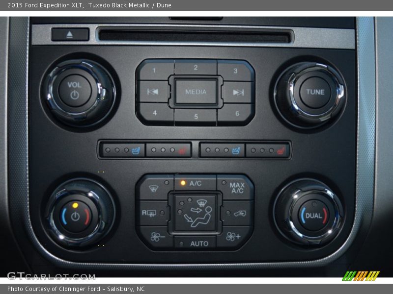 Tuxedo Black Metallic / Dune 2015 Ford Expedition XLT