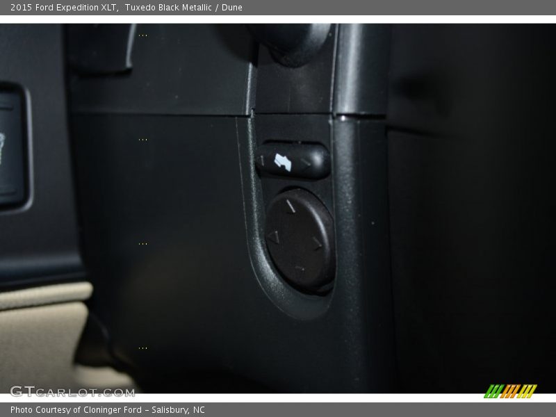 Tuxedo Black Metallic / Dune 2015 Ford Expedition XLT