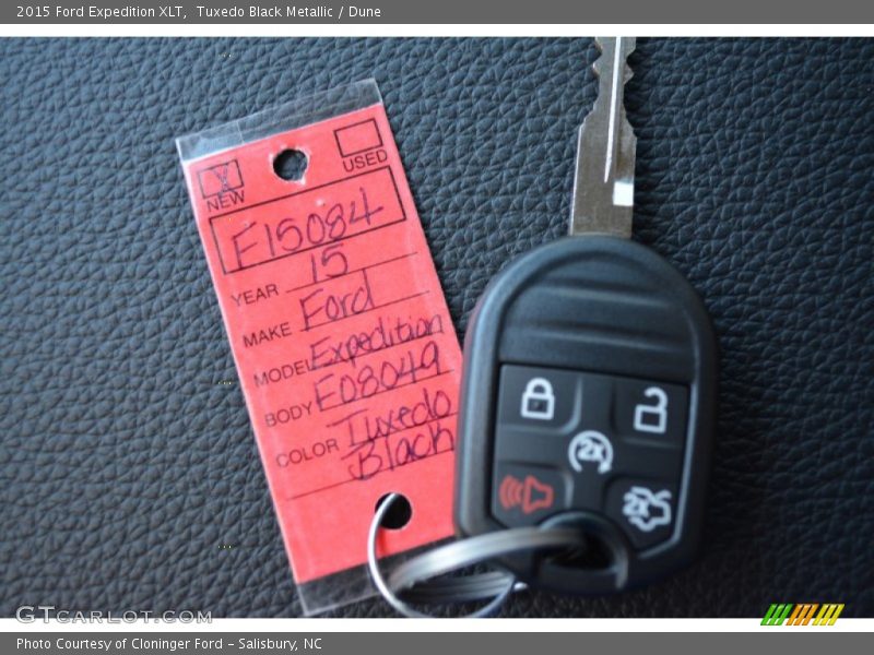 Tuxedo Black Metallic / Dune 2015 Ford Expedition XLT