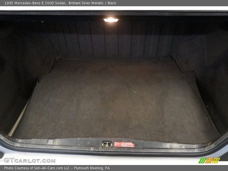  1995 E 300D Sedan Trunk