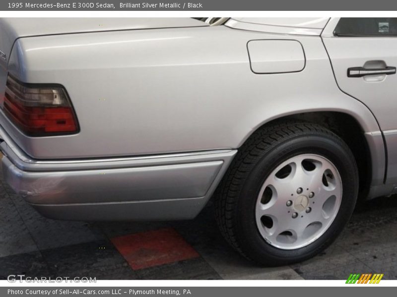 Brilliant Silver Metallic / Black 1995 Mercedes-Benz E 300D Sedan