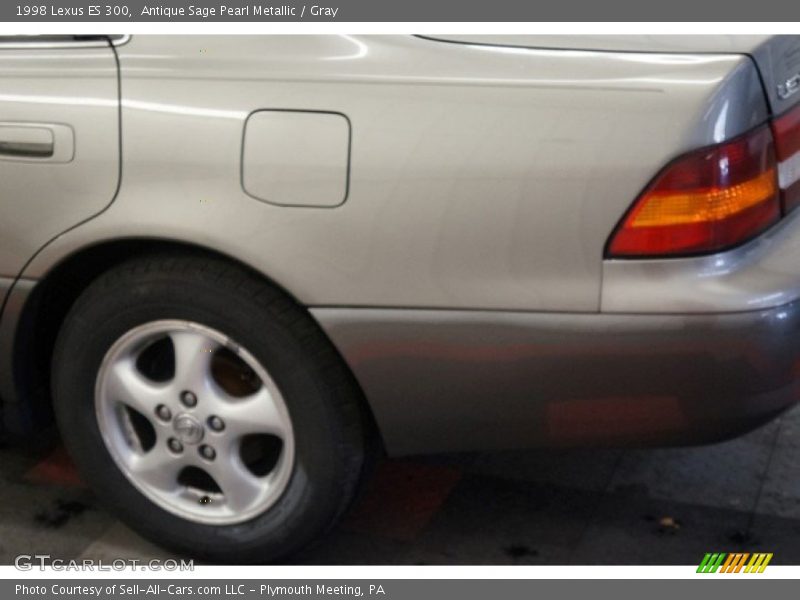 Antique Sage Pearl Metallic / Gray 1998 Lexus ES 300