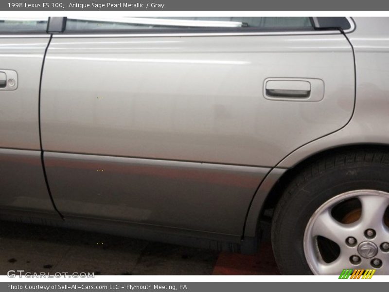 Antique Sage Pearl Metallic / Gray 1998 Lexus ES 300