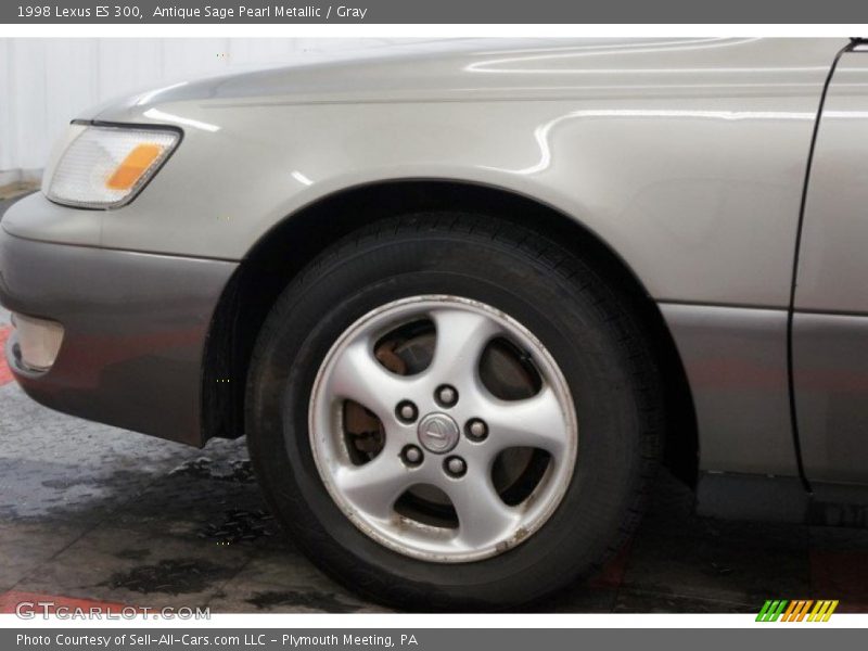Antique Sage Pearl Metallic / Gray 1998 Lexus ES 300