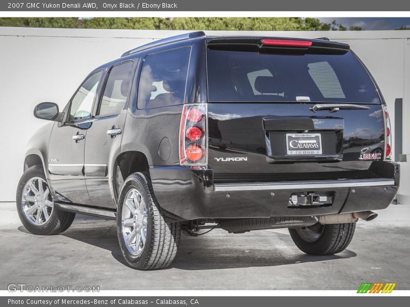 Onyx Black / Ebony Black 2007 GMC Yukon Denali AWD