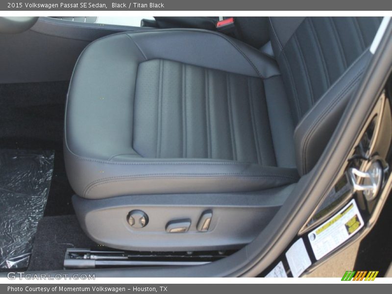 Black / Titan Black 2015 Volkswagen Passat SE Sedan