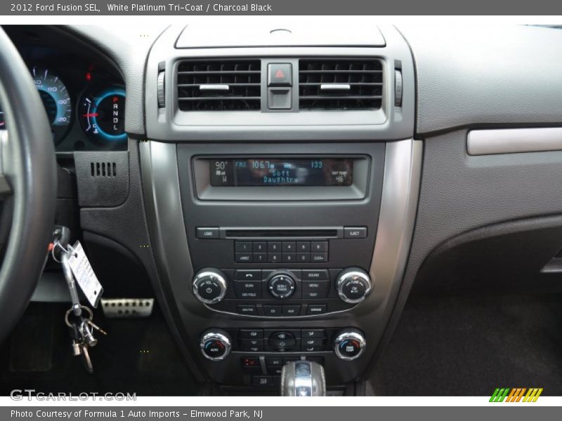 White Platinum Tri-Coat / Charcoal Black 2012 Ford Fusion SEL