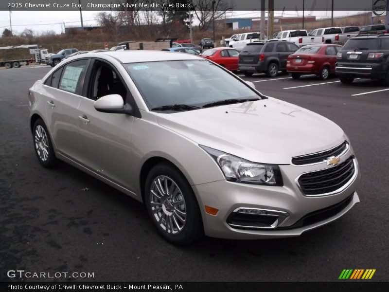 Front 3/4 View of 2015 Cruze Eco