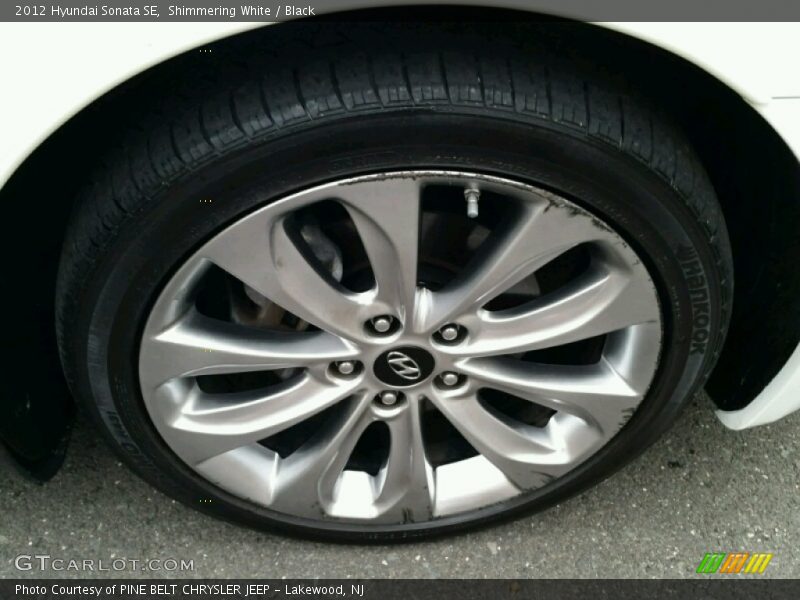 Shimmering White / Black 2012 Hyundai Sonata SE