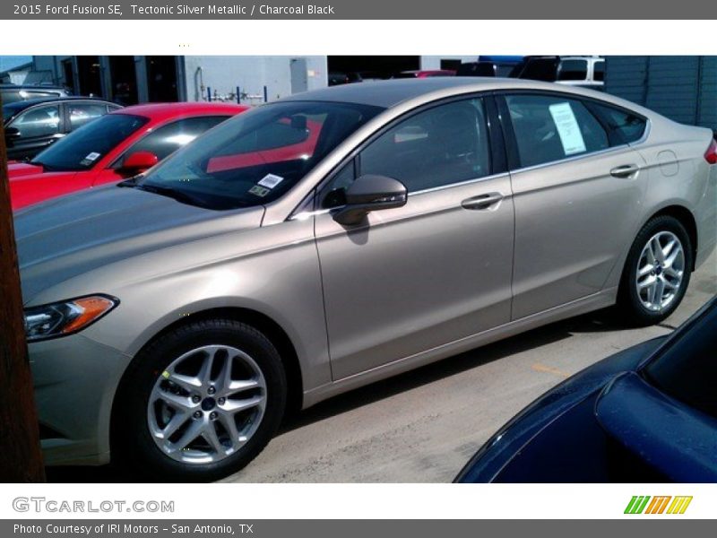 Tectonic Silver Metallic / Charcoal Black 2015 Ford Fusion SE