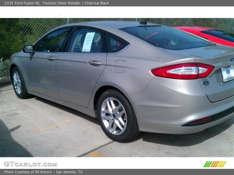 Tectonic Silver Metallic / Charcoal Black 2015 Ford Fusion SE