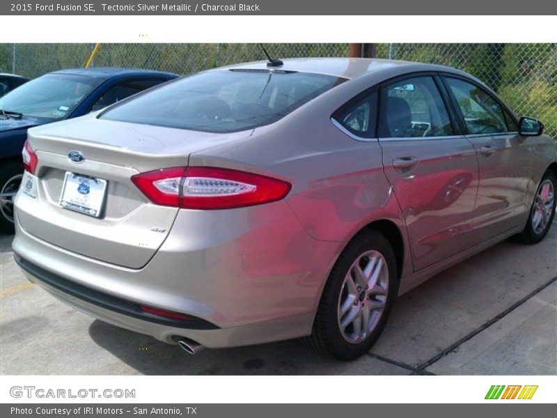 Tectonic Silver Metallic / Charcoal Black 2015 Ford Fusion SE