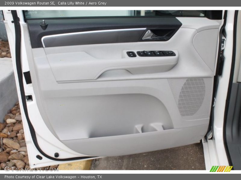 Calla Lilly White / Aero Grey 2009 Volkswagen Routan SE