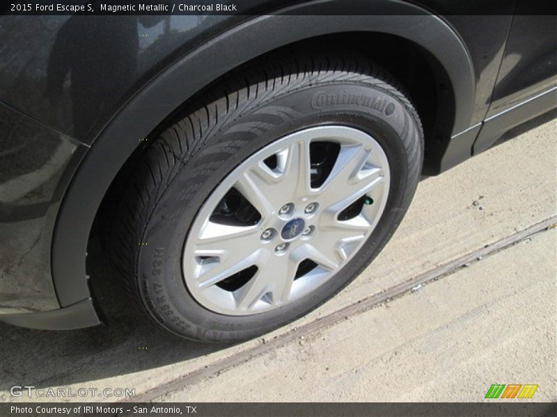 Magnetic Metallic / Charcoal Black 2015 Ford Escape S