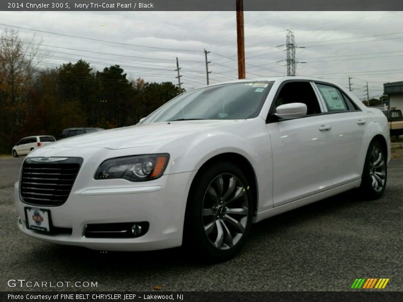 Ivory Tri-Coat Pearl / Black 2014 Chrysler 300 S