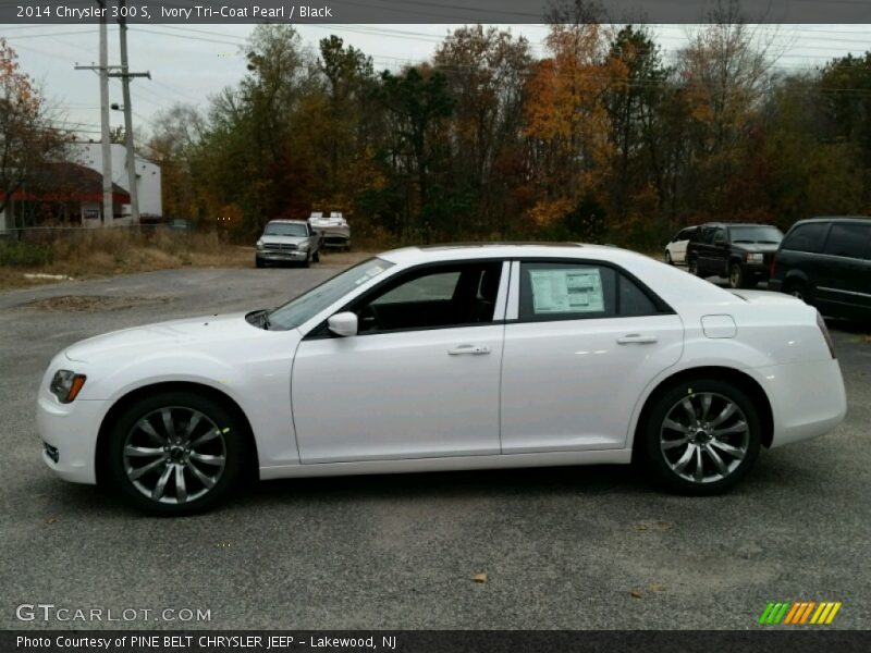  2014 300 S Ivory Tri-Coat Pearl