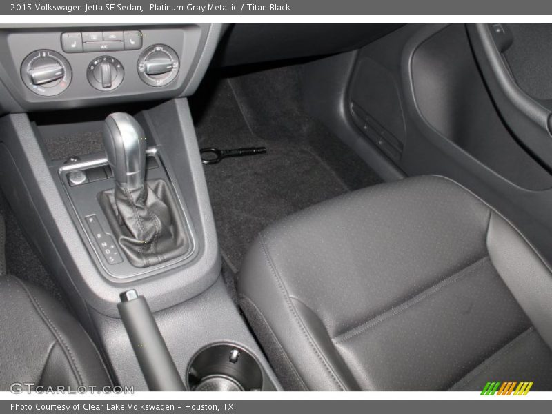 Platinum Gray Metallic / Titan Black 2015 Volkswagen Jetta SE Sedan