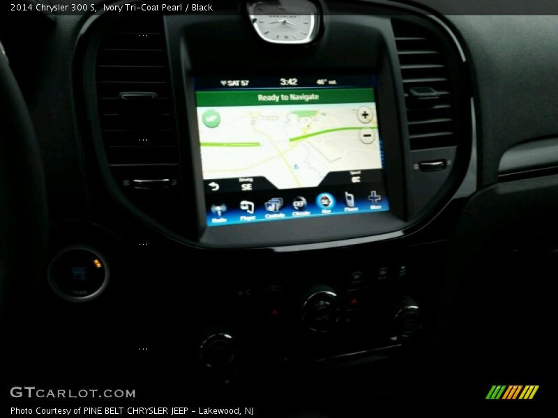 Ivory Tri-Coat Pearl / Black 2014 Chrysler 300 S