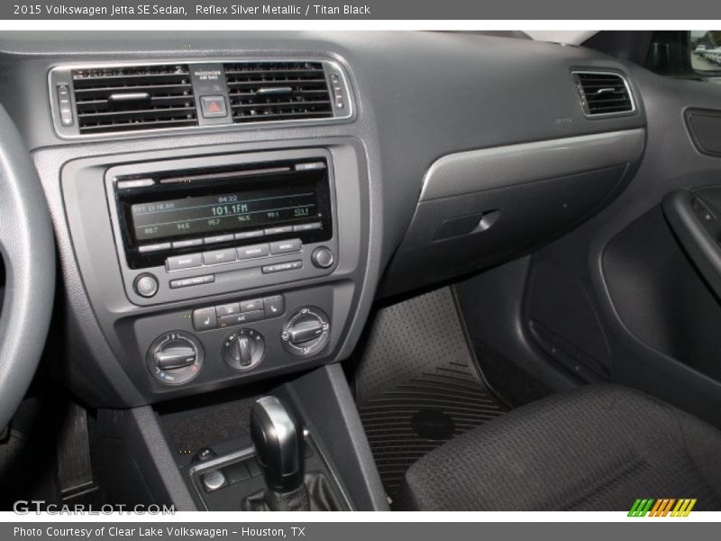 Reflex Silver Metallic / Titan Black 2015 Volkswagen Jetta SE Sedan