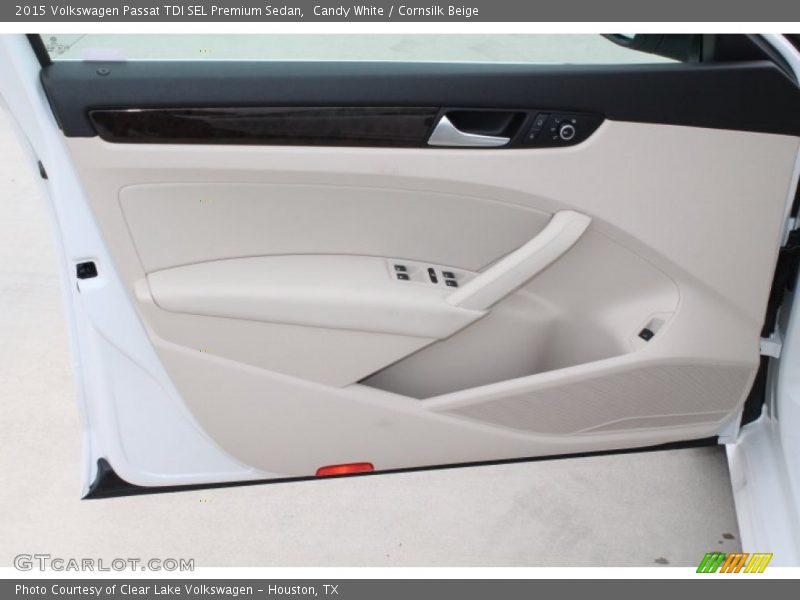 Door Panel of 2015 Passat TDI SEL Premium Sedan