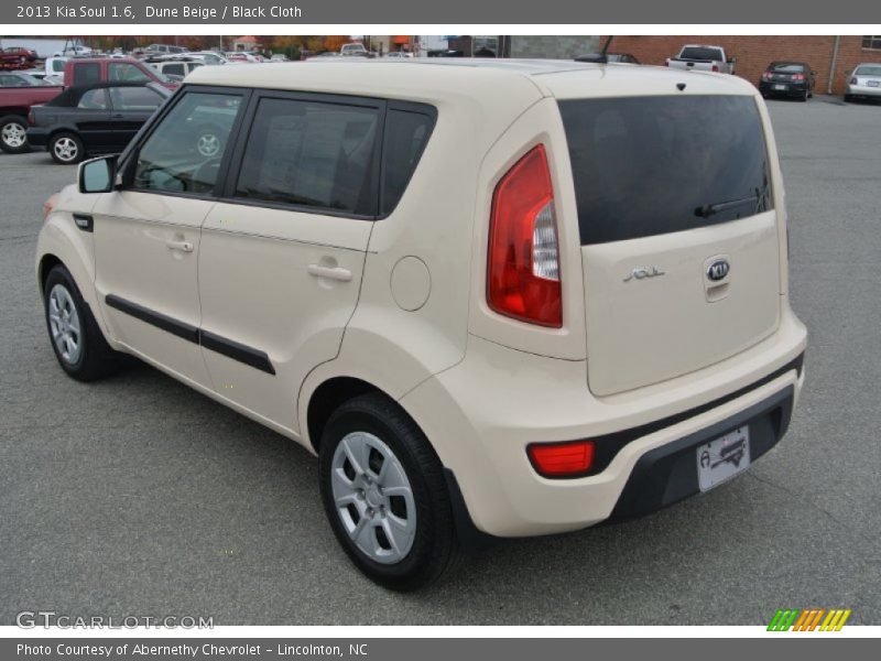 Dune Beige / Black Cloth 2013 Kia Soul 1.6