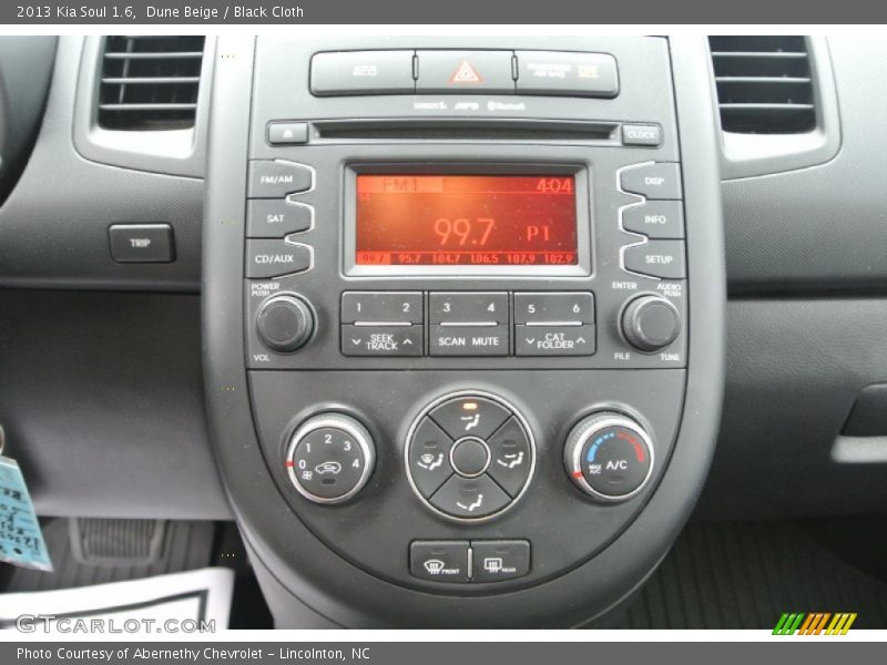 Dune Beige / Black Cloth 2013 Kia Soul 1.6