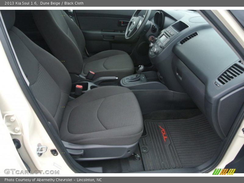 Dune Beige / Black Cloth 2013 Kia Soul 1.6