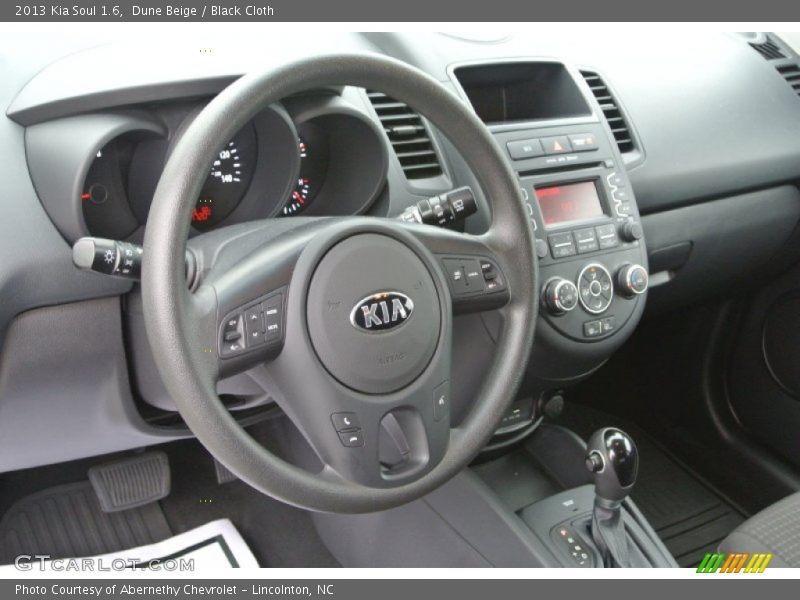 Dune Beige / Black Cloth 2013 Kia Soul 1.6